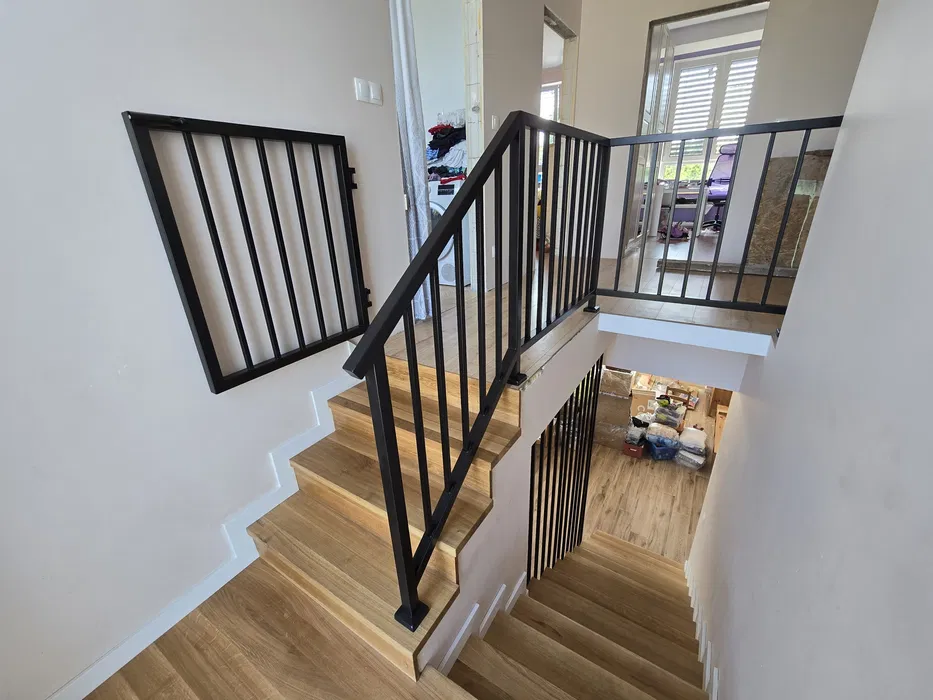 Balustrady Schody Poręcze konstrukcje metalowe drewniane