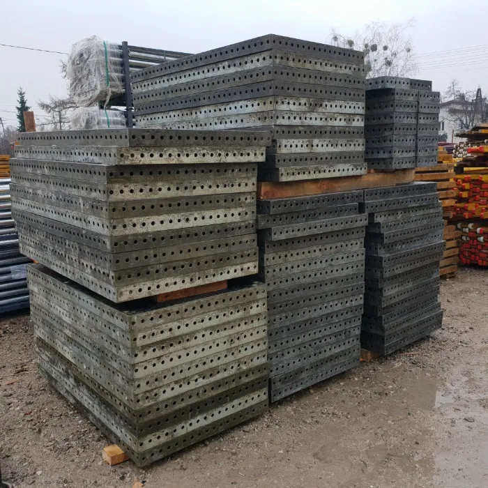 wynajem szalunków, sklejki szalunkowe, dźwigary H20, Peri, Doka