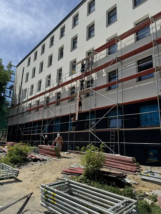 Wynajem systemowych szalunkow stropowych rusztowań stemple budowlane