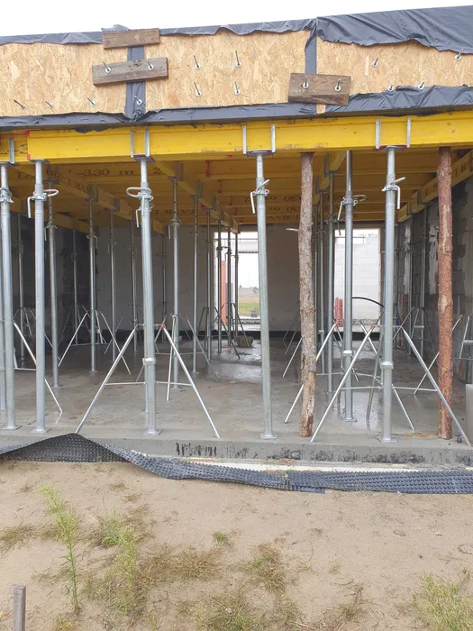 Wynajem rusztowań szalunków stopowych DOKI STEMPLE rusztowania Elbląg