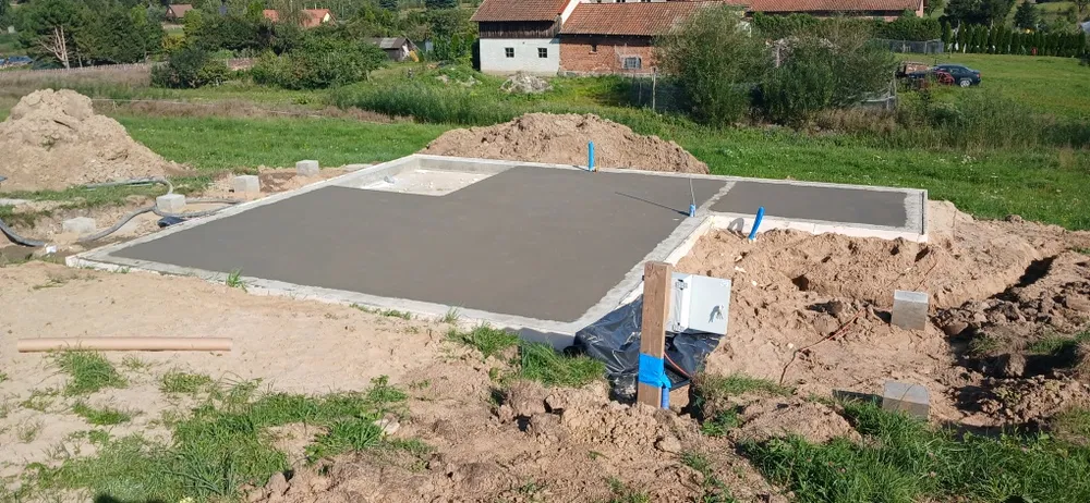 Budowa płyt fundamentowych, fundamentów punktowych domów drewnianych