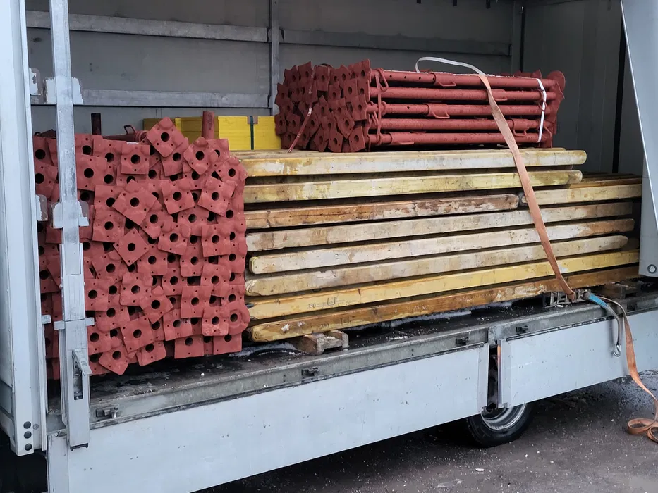 Wypożyczalnia wynajem szalunków stropowych Stemple budowlane Dzierżawa