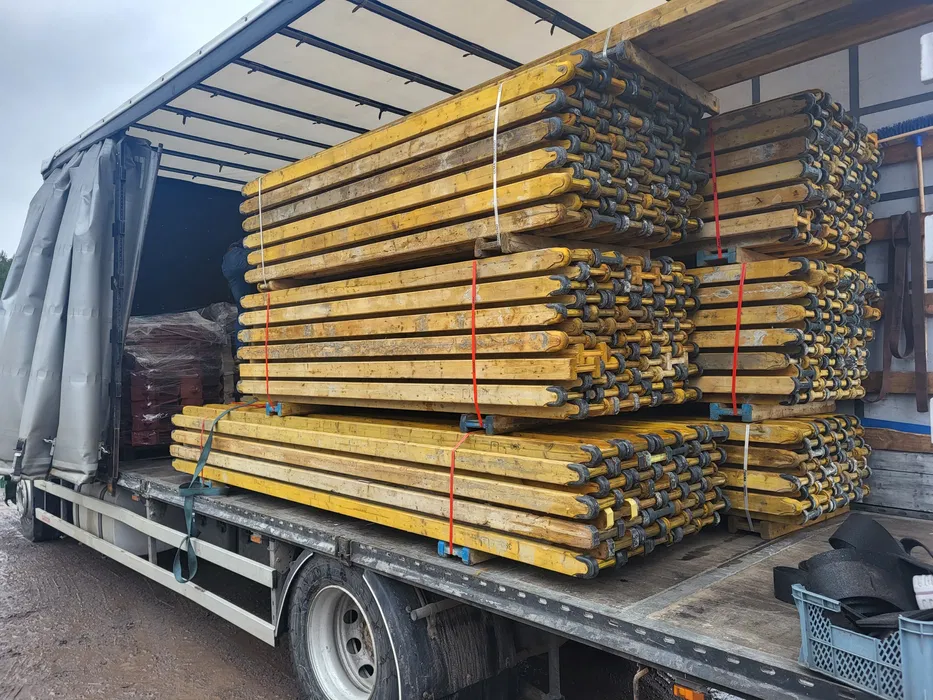 Wypożyczalnia wynajem szalunków stropowych Stemple budowlane Dzierżawa