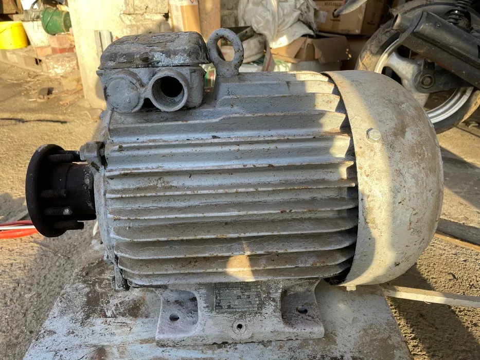 Szalunki stropowe, stemple, dzwigary, wynajem