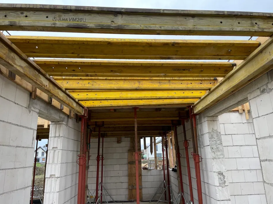 Szalunki stropowe, stemple, dzwigary, wynajem