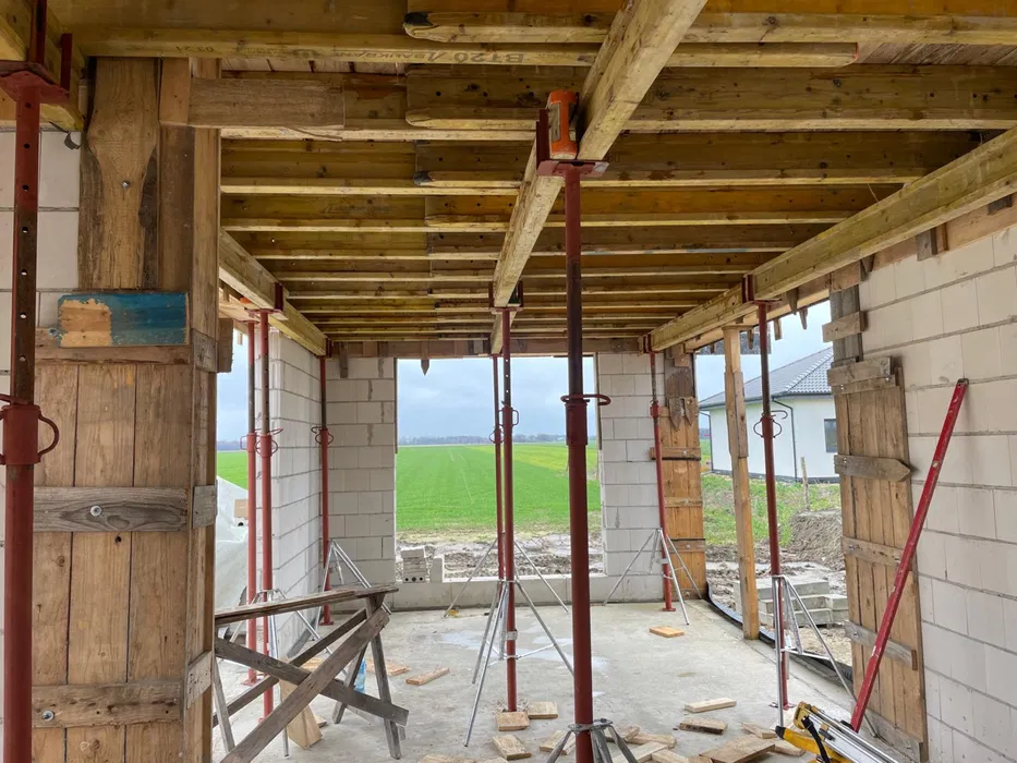 Szalunki stropowe, stemple, dzwigary, wynajem