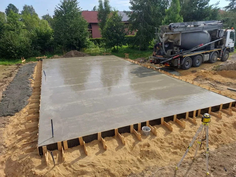 Fundamenty Płyty fundamentowe Murowanie Stropy