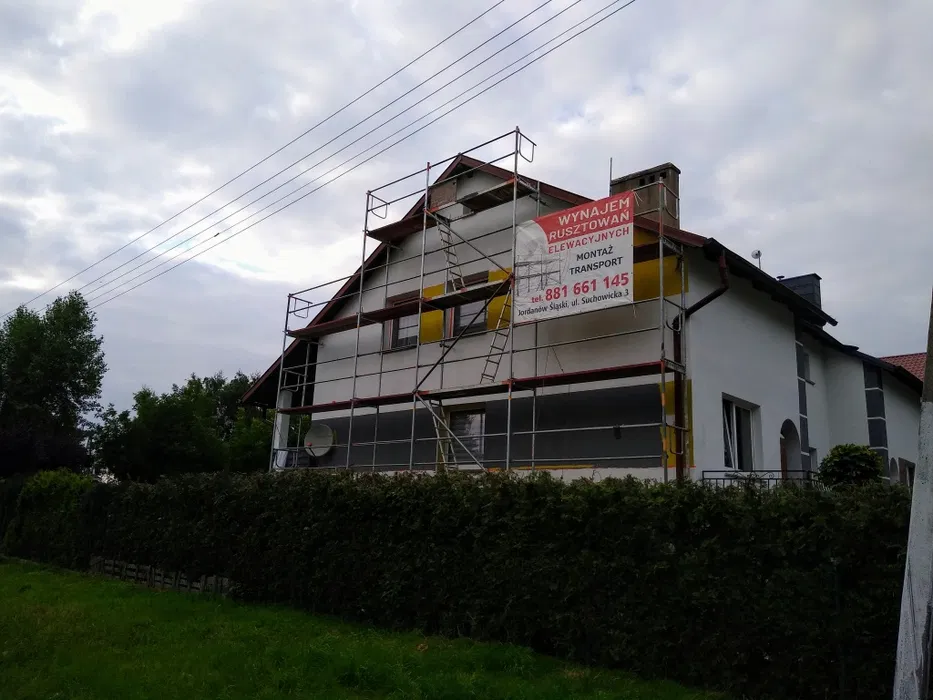 Wynajem rusztowań elewacyjnych
