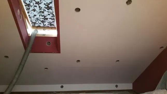 Wdmuchiwane ocieplenie wełny celulozy ekofiber dachu poddasza granulat