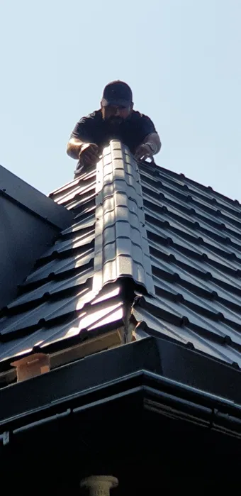 Dekarz papa rynny pokrycja kompleksowa budowa dachu