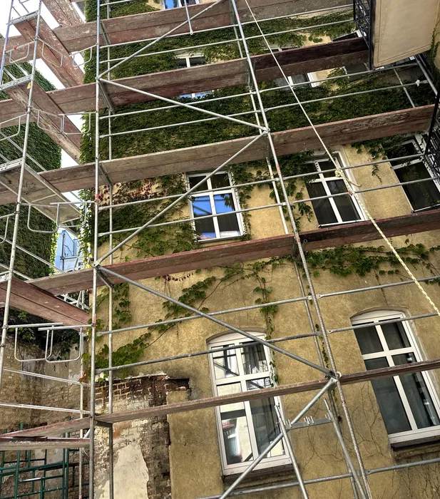 Wynajmij rusztowanie bez montażu - postaw sobie sam i oszczędzaj !