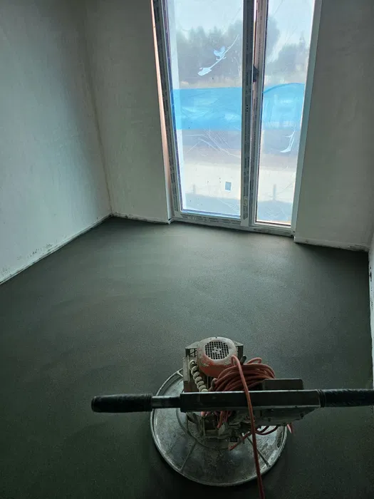 Tynki maszynowe posadzki mixokretem ocieplenia pianą PUR celuloza