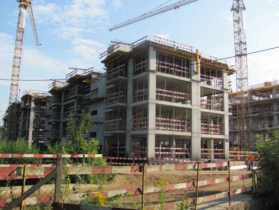 Deskowania - stropowe, ścienne, specjalne; rusztowania - wynajem!