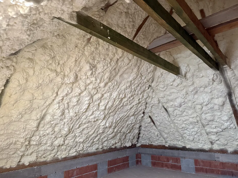 Ocieplemia poddaszy, fundamentow, piwnic