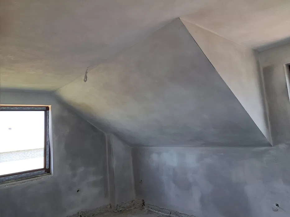 Tynki maszynowe tradycyjne cementowo wapienne [ cement wapno piach ]