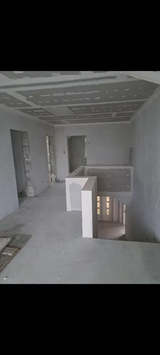 Tynki maszynowe tradycyjne cementowo wapienne [ cement wapno piach ]