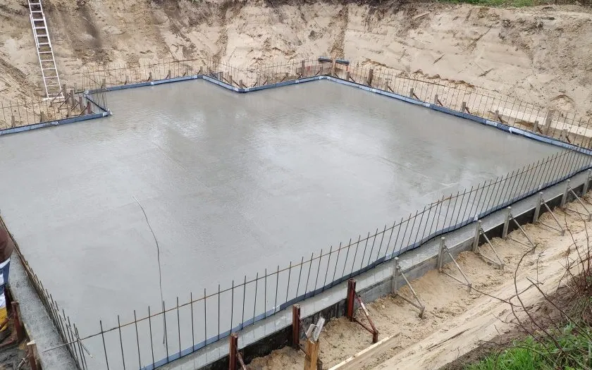 Płyty fundamentowe, PROJEKT, Wykonanie, ciepła płyta fundamentowa