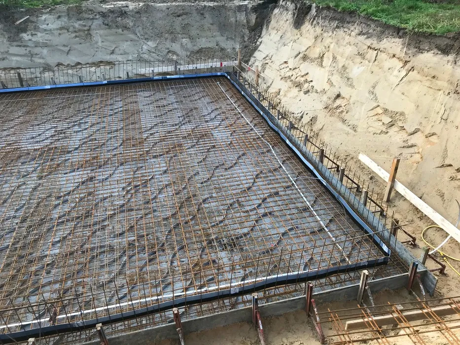 Płyty fundamentowe, PROJEKT, Wykonanie, ciepła płyta fundamentowa