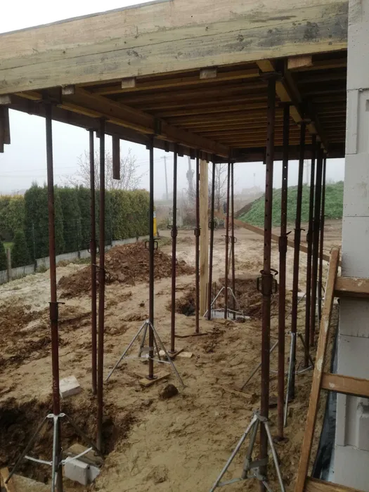 Wynajem wypożyczalnia szalunków stropowych, szalunki stropowe, stemple