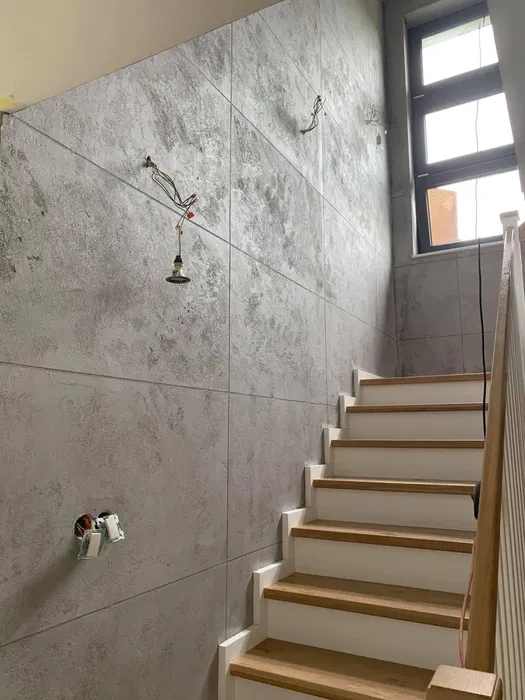 Beton architektoniczny tynki dekoracyjne elewacja płyty mikrocement