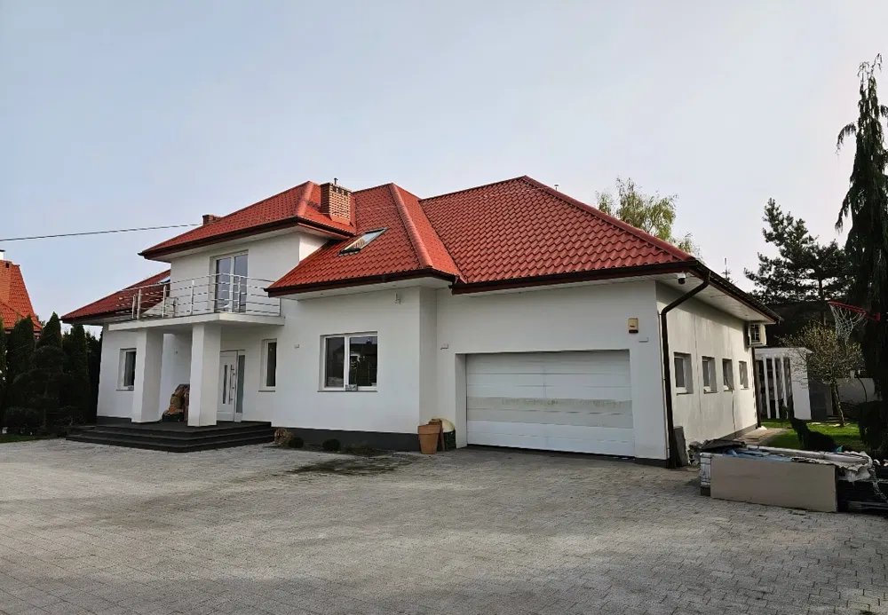 Malowanie dachow Dekarz Usługi dekarskie Papa montaz kominy rynny prze