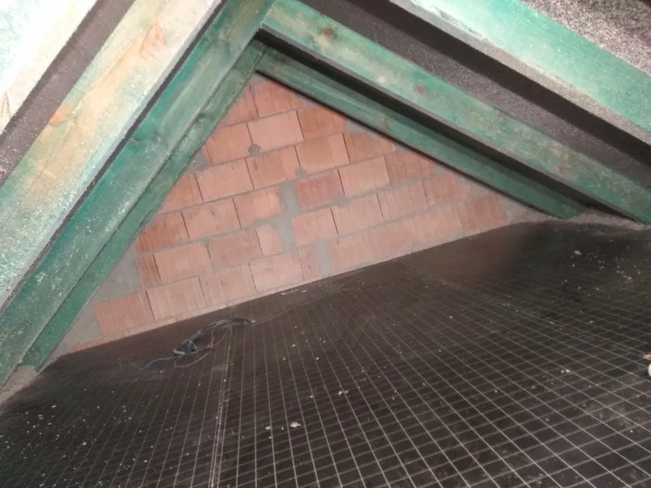 Docieplenia wdmuchiwanie granulatu wełny celulozy termowizja