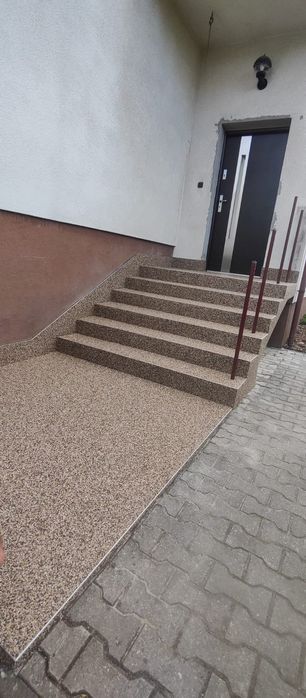 Posadzki przemysłowe, wylewki cementowe, garaże, beton szczotkowany.