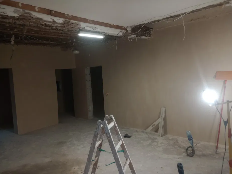 Tynki maszynowe gipsowe i cementowo wapienne