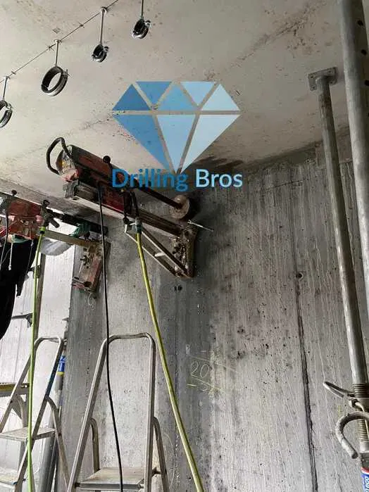 Wiercenie / Odwierty w betonie techniką diamentową Drilling Bros
