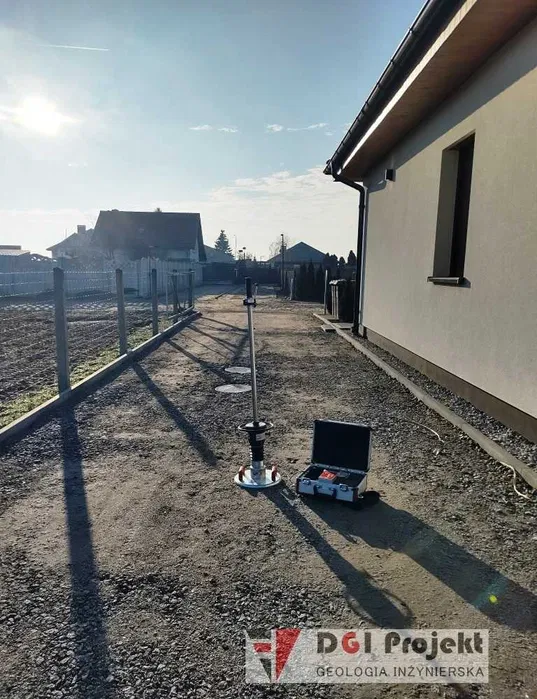 Geolog, badania geologiczne geotechniczne gruntu, badania zagęszczenia