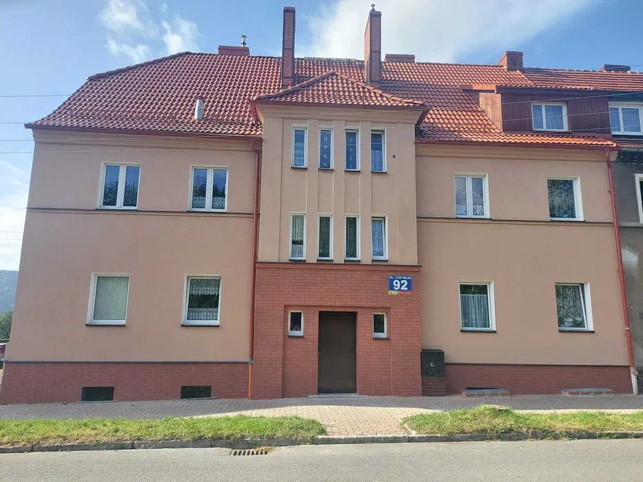 Wynajem rusztowania elewacyjnego Wałbrzych i okolice