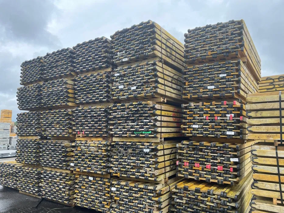 Wynajem szalunków wypożyczalnia szalunków stropowych stemple Sklejki