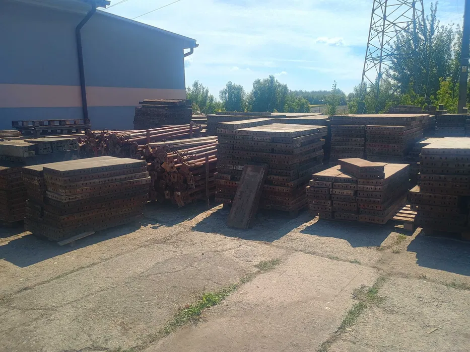 Wynajem szalunków fundamentowych acrow