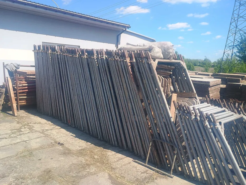 Wynajem szalunków fundamentowych acrow