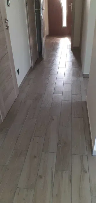 Budowa domów, prace wykończeniowe wewn.