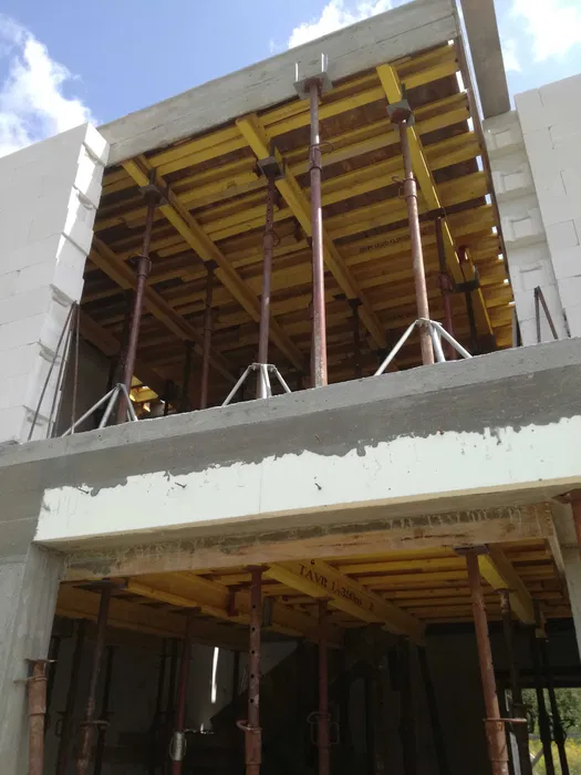 Wynajem wypożyczalnia szalunków stropowych, szalunki stropowe, stemple