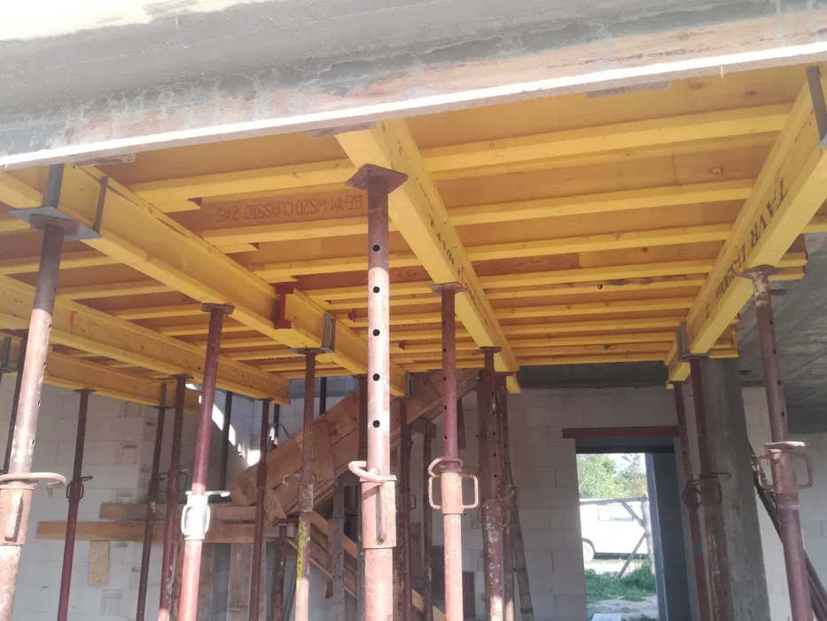 Wynajem wypożyczalnia szalunków stropowych, szalunki stropowe, stemple