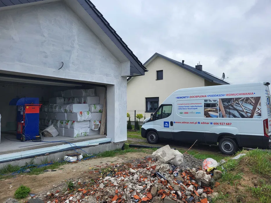 Ocieplenia izolacja wełną celulozą wdmuchiwanie stropodachy sufity G-k