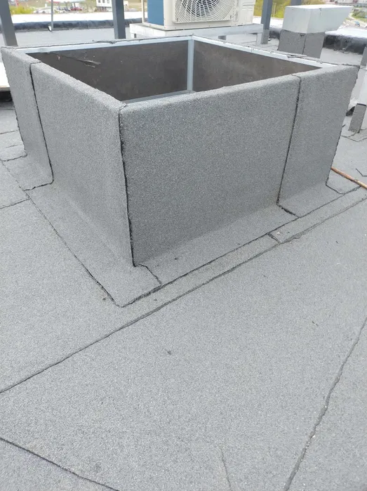 Usługi blacharsko dekarskie dachów płaskich