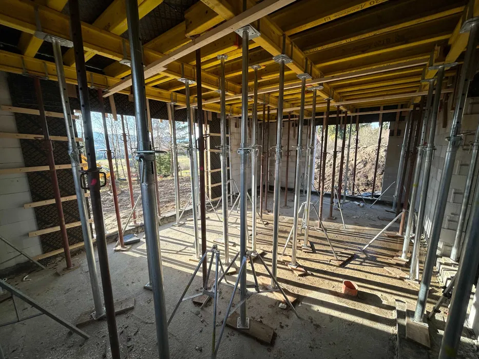 Wynajem szalunków Stemple budowlane, Szalunki stropowe, Dźwigary, Doki